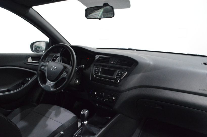 HYUNDAI i20 2018 - Photo n°13