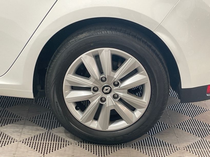 RENAULT MEGANE IV BERLINE 2022 - Photo n°26