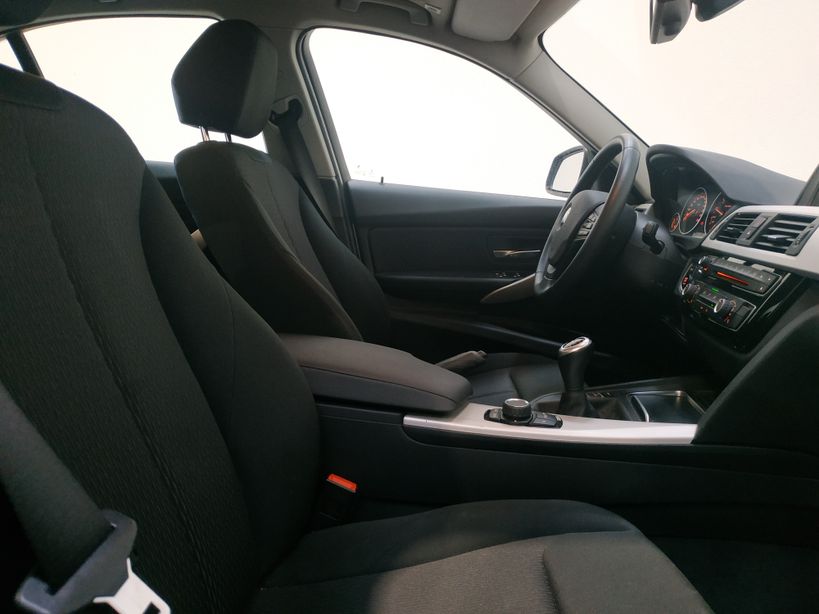 BMW SERIE 3 F30 LCI 2015 - Photo n°12
