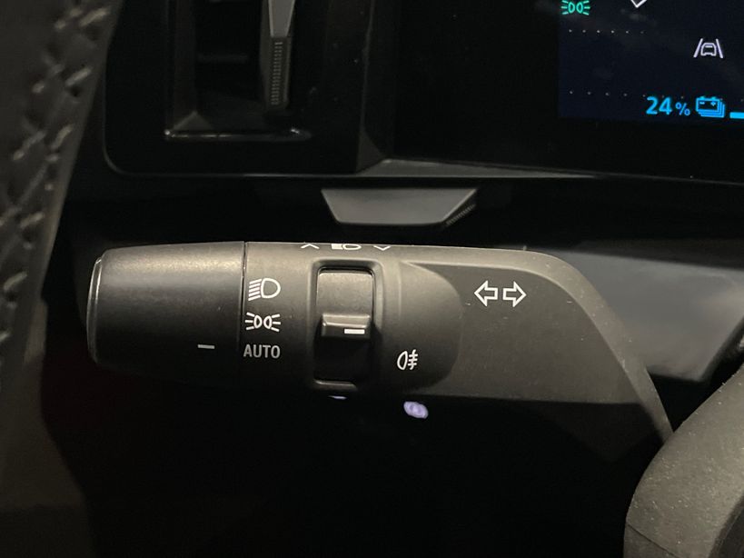 RENAULT MEGANE E TECH 2022 - Photo n°23