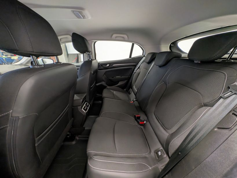 RENAULT MEGANE IV BERLINE 2021 - Photo n°24