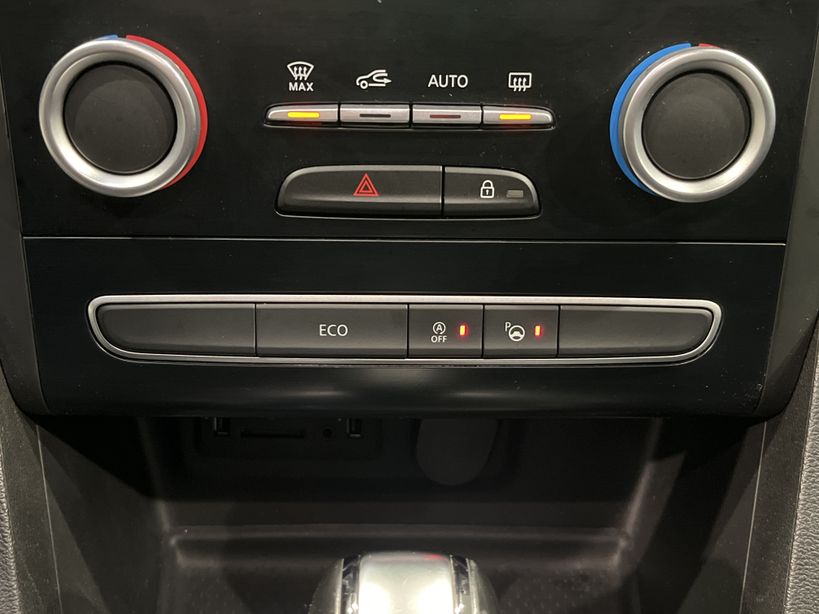 RENAULT MEGANE IV ESTATE 2017 - Photo n°17