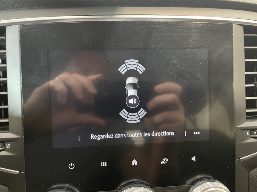 RENAULT MEGANE IV BERLINE 2021 - Photo n°18