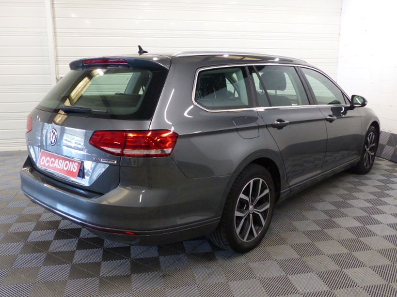 VOLKSWAGEN PASSAT SW 2018 - Photo n°23