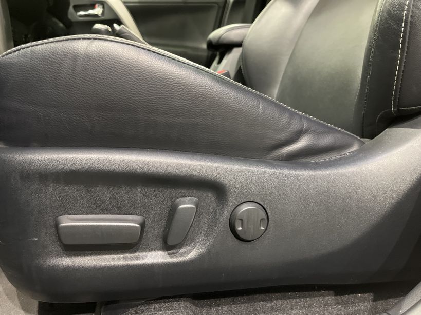 TOYOTA RAV4 HYBRIDE RC18 PRO 2019 - Photo n°35