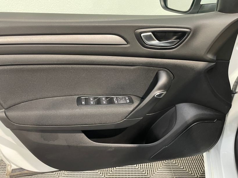 RENAULT MEGANE IV ESTATE 2022 - Photo n°34