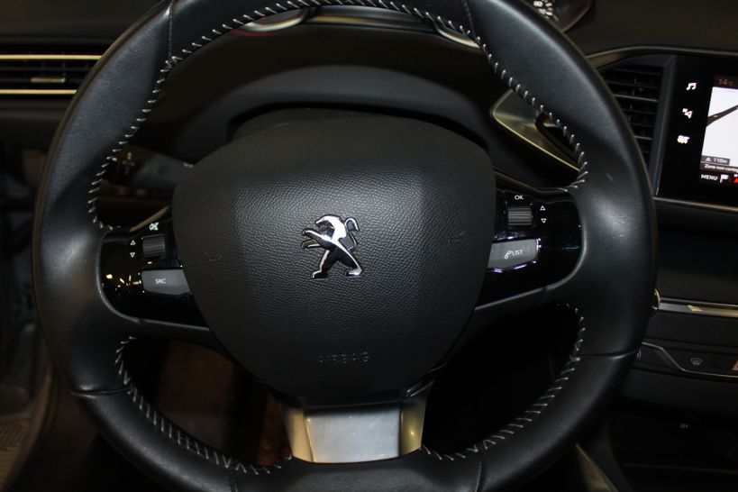 PEUGEOT 308 2019 - Photo n°17