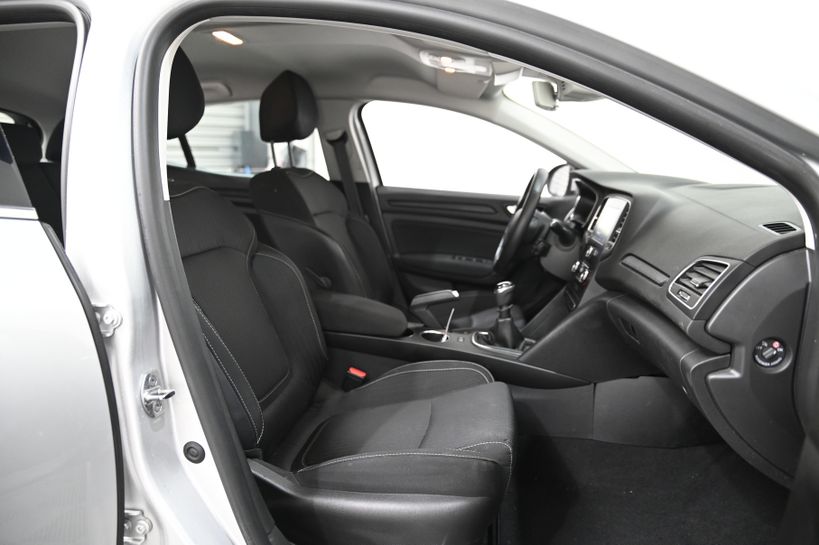 RENAULT MEGANE IV BERLINE BUSINESS 2019 - Photo n°7