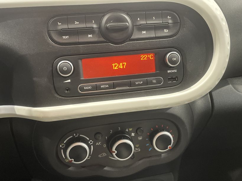 RENAULT TWINGO III 2021 - Photo n°16