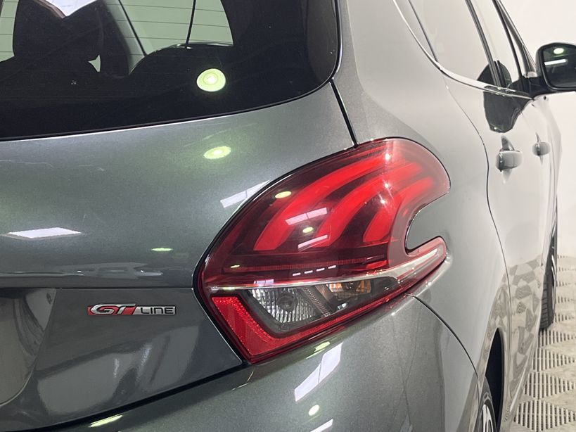 PEUGEOT 208 2017 - Photo n°8