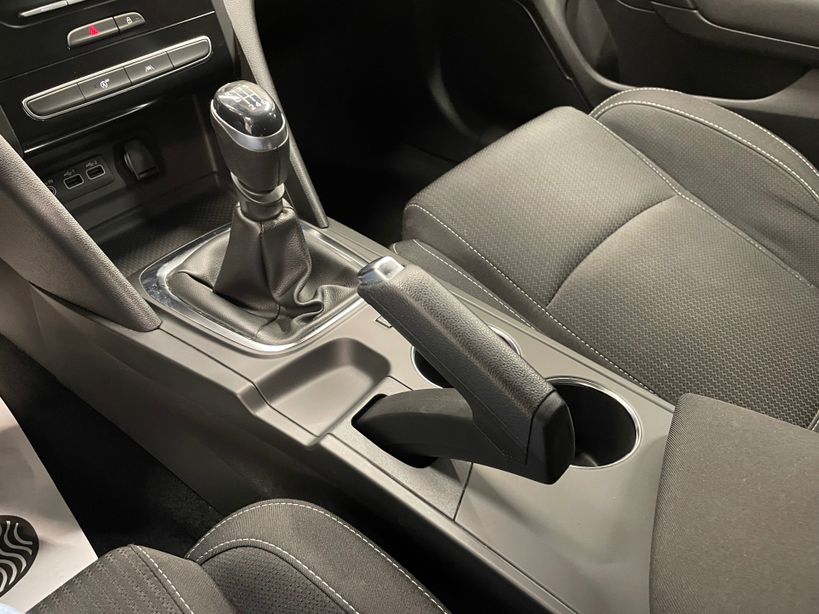 RENAULT MEGANE IV ESTATE 2022 - Photo n°23