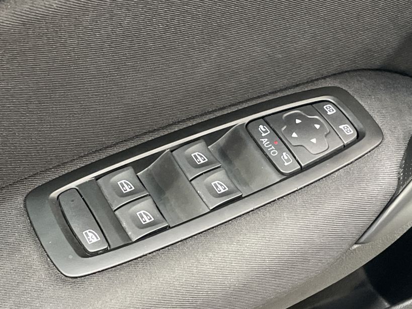 RENAULT MEGANE IV BERLINE BUSINESS 2019 - Photo n°34