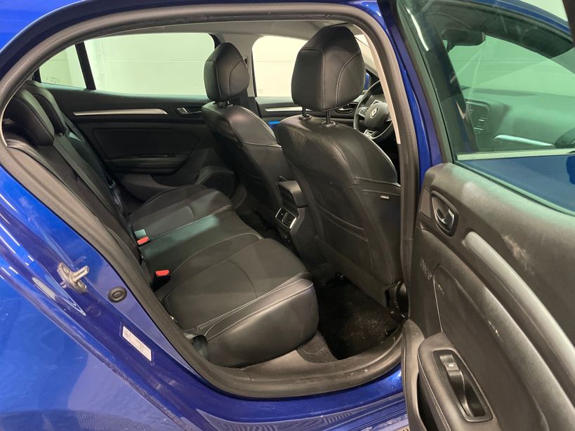 RENAULT MEGANE IV BERLINE 2023 - Photo n°8