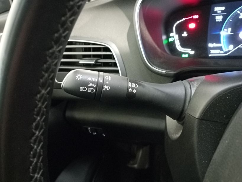 RENAULT MEGANE IV ESTATE 2021 - Photo n°28