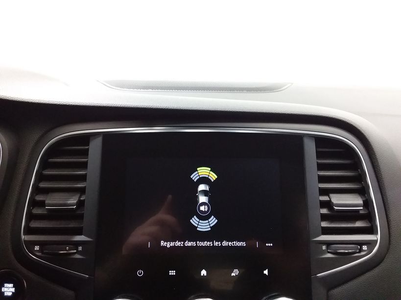 RENAULT MEGANE IV BERLINE 2021 - Photo n°13