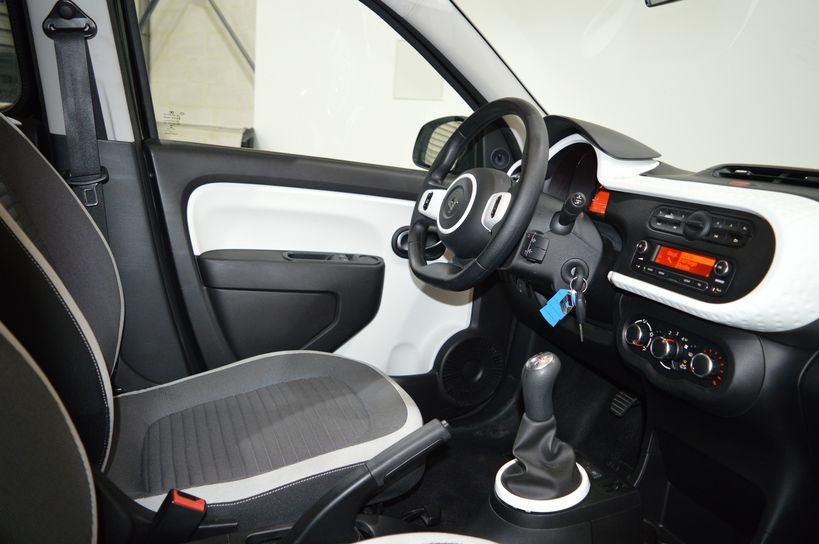 RENAULT TWINGO III 2015 - Photo n°11