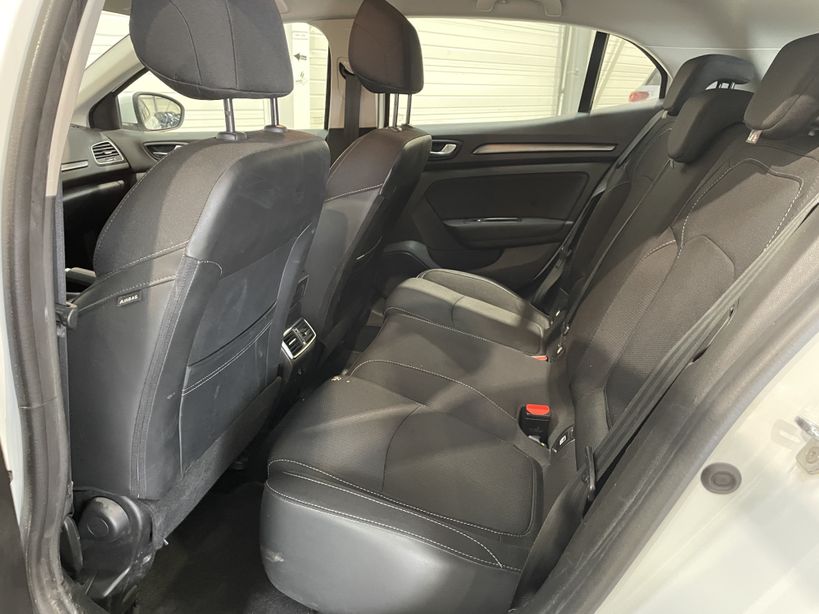 RENAULT MEGANE IV BERLINE 2021 - Photo n°11