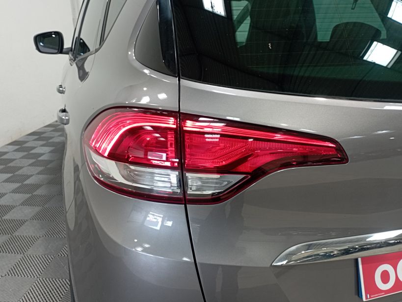 RENAULT SCENIC IV 2022 - Photo n°8