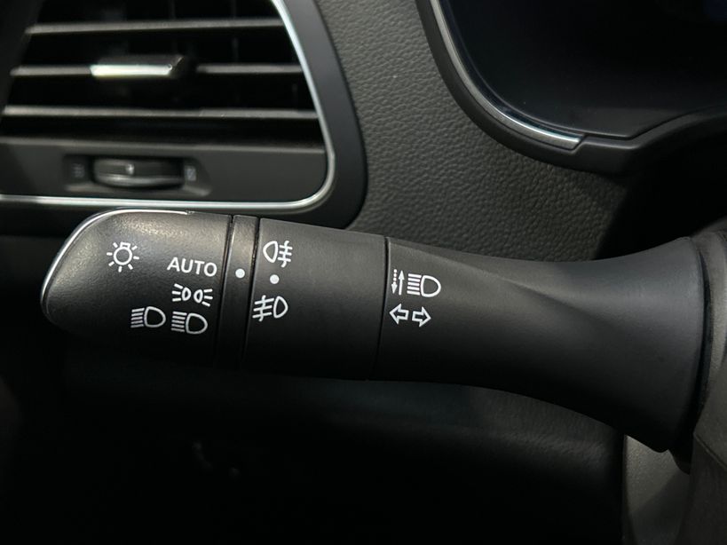 RENAULT MEGANE IV BERLINE 2021 - Photo n°27