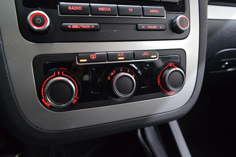 VOLKSWAGEN SCIROCCO 2013 - Photo n°16