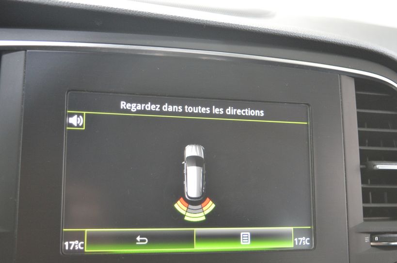 RENAULT MEGANE IV ESTATE 2019 - Photo n°12