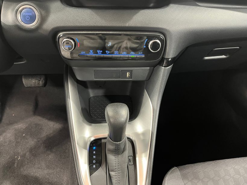 TOYOTA YARIS HYBRIDE MY20 2022 - Photo n°25