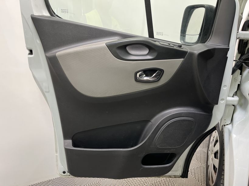 RENAULT TRAFIC FOURGON 2019 - Photo n°30