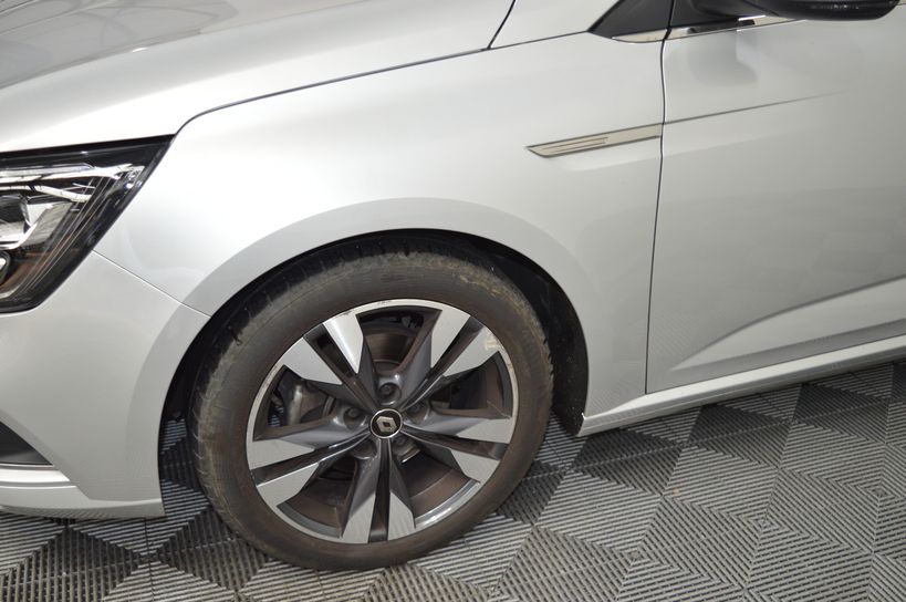 RENAULT MEGANE IV BERLINE 2019 - Photo n°8