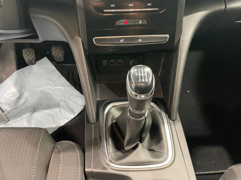 RENAULT MEGANE IV ESTATE 2022 - Photo n°26