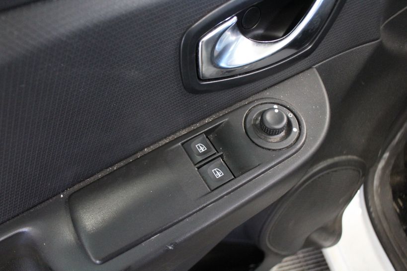 RENAULT CLIO IV SOCIETE 2015 - Photo n°22