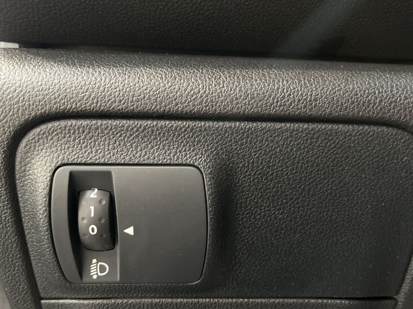 RENAULT MEGANE IV BERLINE 2020 - Photo n°36