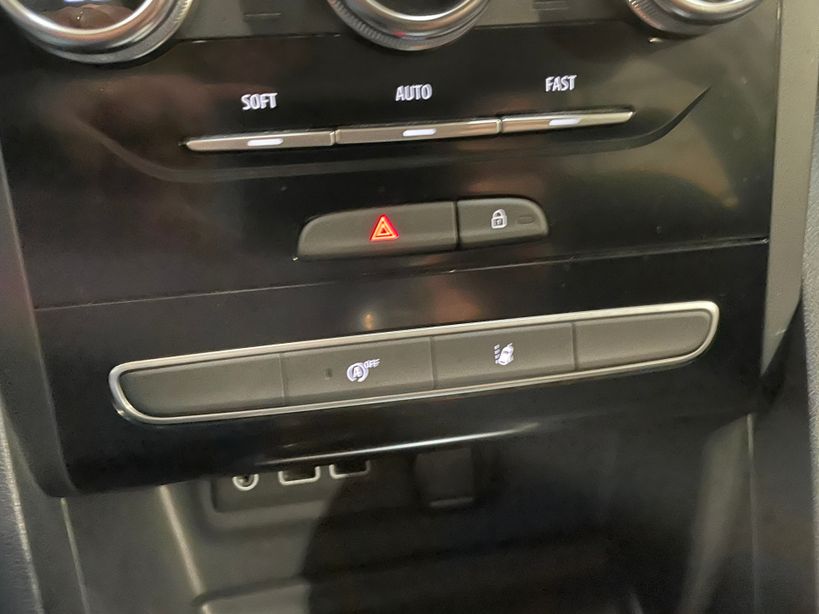 RENAULT MEGANE IV BERLINE 2021 - Photo n°23