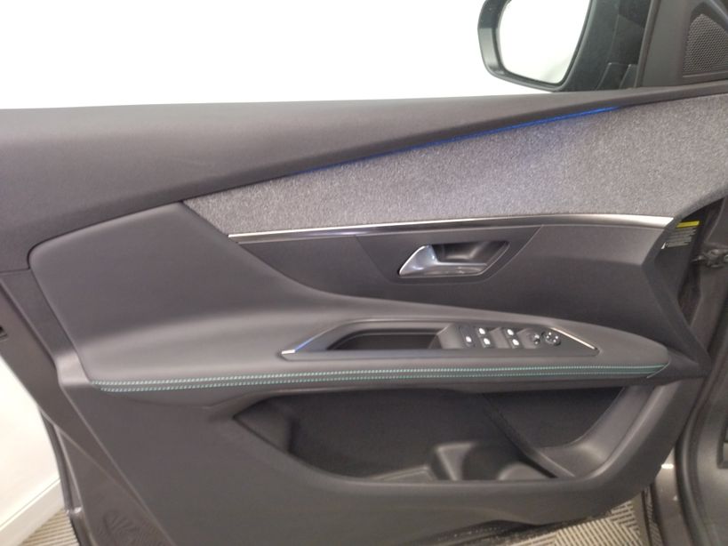 PEUGEOT 3008 2022 - Photo n°9