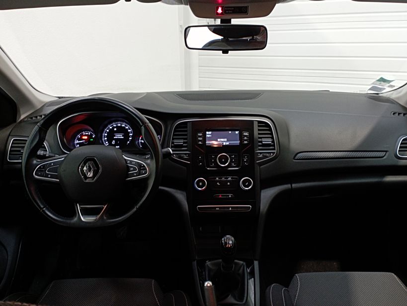 RENAULT MEGANE IV BERLINE 2017 - Photo n°14