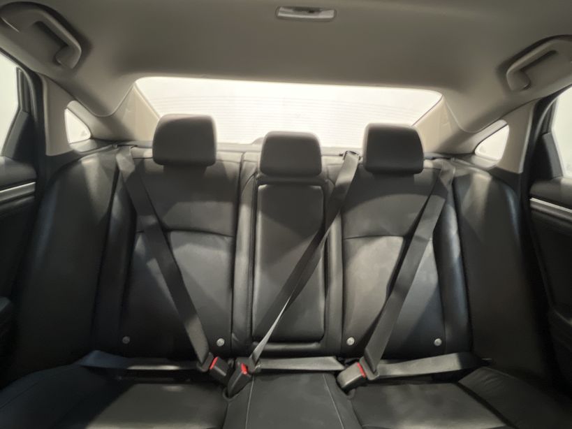 HONDA CIVIC 4 PORTES 2018 2019 - Photo n°41
