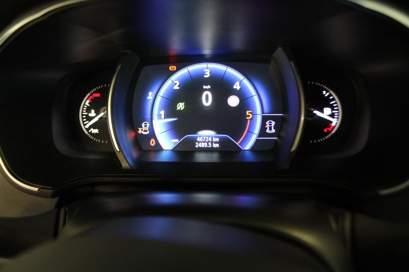 RENAULT MEGANE IV ESTATE 2017 - Photo n°11