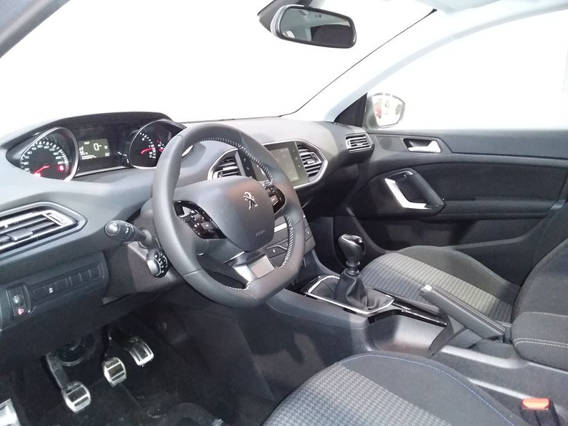 PEUGEOT 308 SW 2021 - Photo n°9