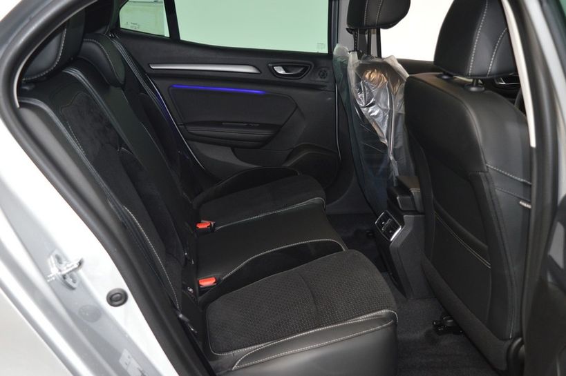 RENAULT MEGANE IV BERLINE BUSINESS 2019 - Photo n°15
