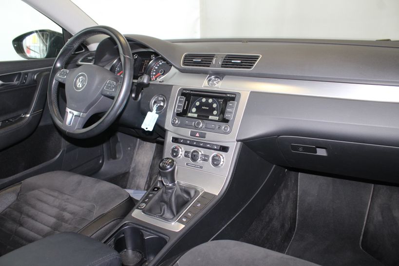 VOLKSWAGEN PASSAT SW 2014 - Photo n°15