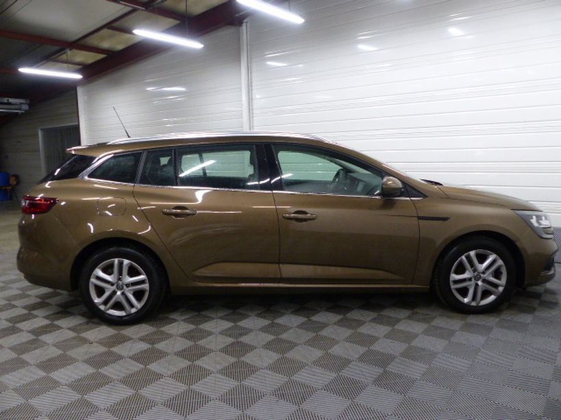 RENAULT MEGANE IV ESTATE 2018 - Photo n°14