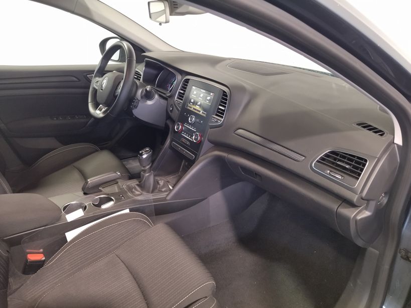RENAULT MEGANE IV ESTATE BUSINESS 2018 - Photo n°8