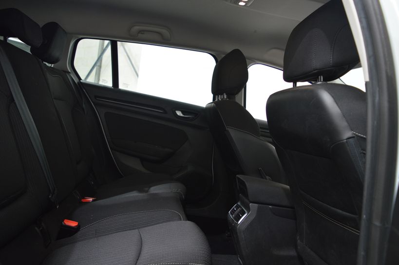 RENAULT MEGANE IV ESTATE BUSINESS 2017 - Photo n°6