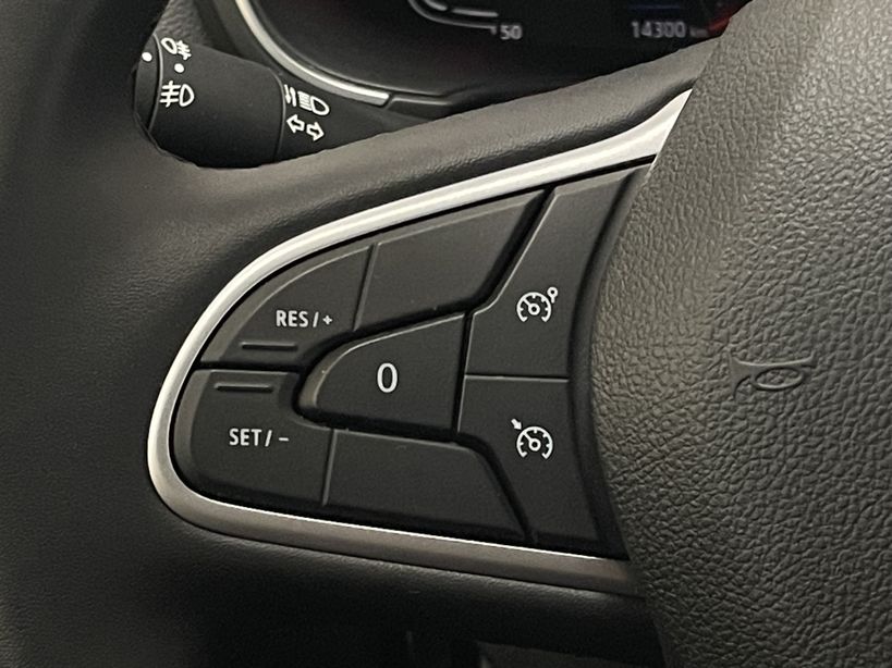 RENAULT MEGANE IV BERLINE 2023 - Photo n°13