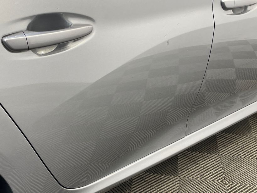 PEUGEOT 208 2023 - Photo n°4