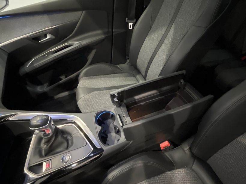 PEUGEOT 5008 BUSINESS 2020 - Photo n°23