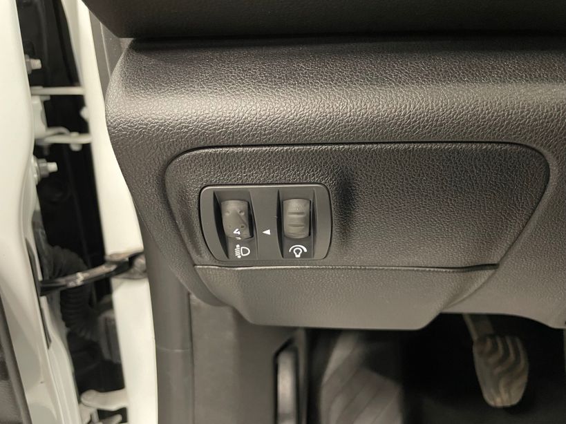 RENAULT MEGANE IV BERLINE 2022 - Photo n°16