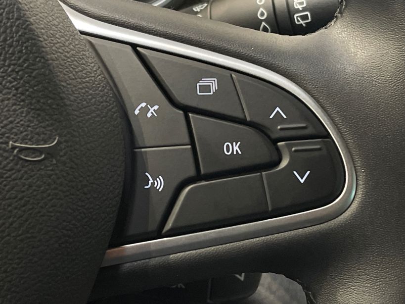 RENAULT MEGANE IV BERLINE 2023 - Photo n°27