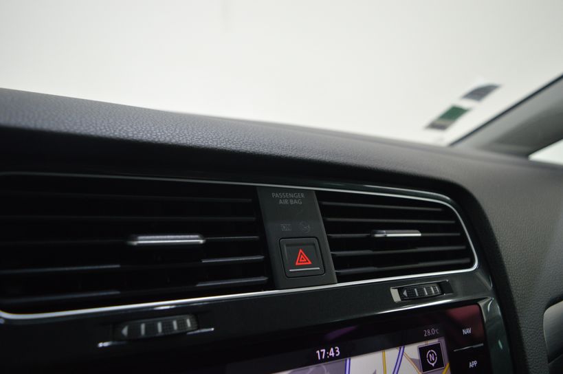 VOLKSWAGEN GOLF SW 2018 - Photo n°48