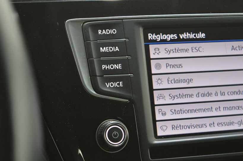 VOLKSWAGEN TOURAN 2016 - Photo n°15