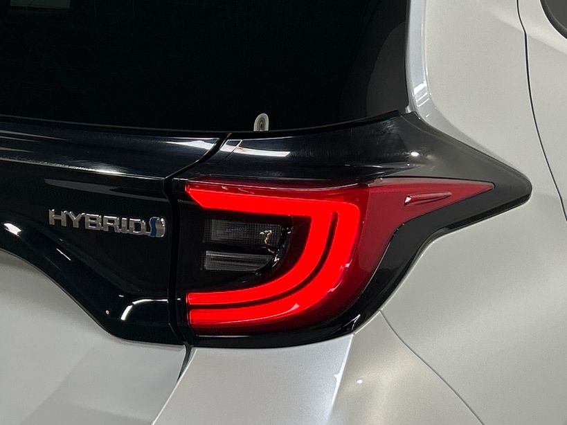 TOYOTA YARIS HYBRIDE MY22 2023 - Photo n°8